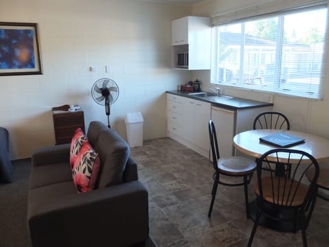 Standard Suite, 1 Bedroom, Non Smoking, Kitchenette (unit) | Desk, free WiFi