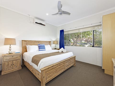 Executive Villa, 3 Bedrooms, Kitchen | Desk, iron/ironing board, WiFi (free), bed sheets