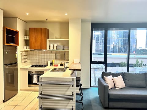 Family Apartment | Private kitchen | Full-size fridge, microwave, oven, stovetop