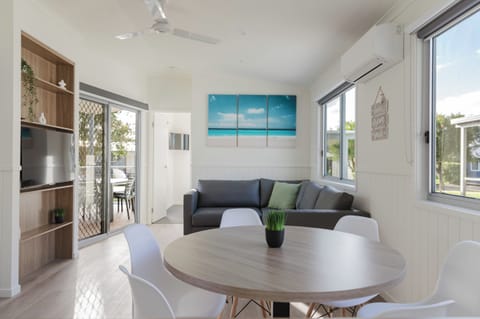 2 Bedroom Premium Cabin | Iron/ironing board, free WiFi, bed sheets