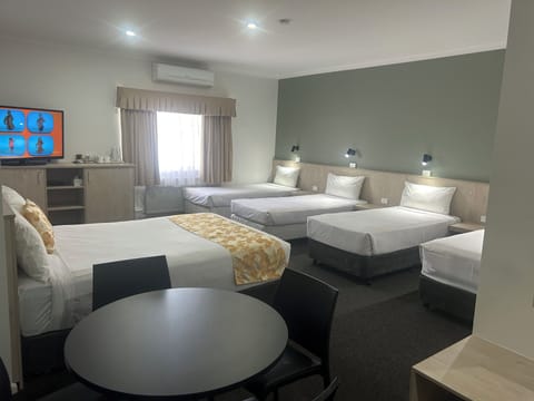 Large Family Room | Desk, blackout drapes, iron/ironing board, WiFi (free)
