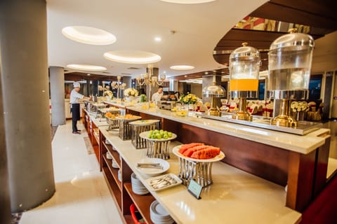 Free daily buffet breakfast