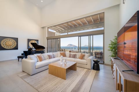 1604 Living Danzante View