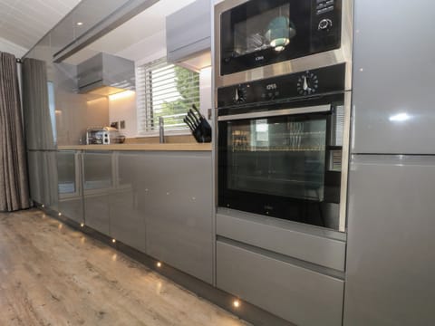 Fridge, dishwasher, electric kettle, toaster