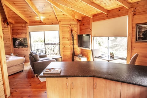 Studio (Spa) | Individually furnished, iron/ironing board, bed sheets