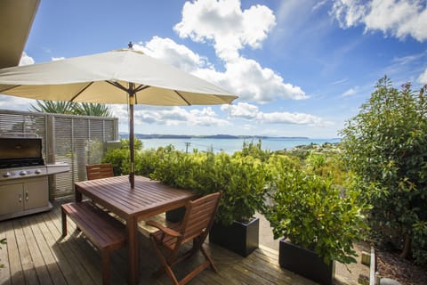 Deluxe Apartment, 2 Bedrooms, Kitchen, Ocean View (Kawau) | Terrace/patio