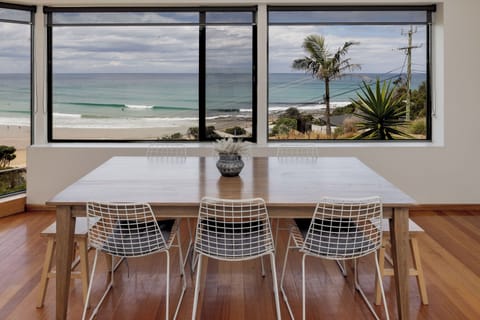 House on the Hill | Private kitchen | Fridge, microwave, electric kettle, toaster