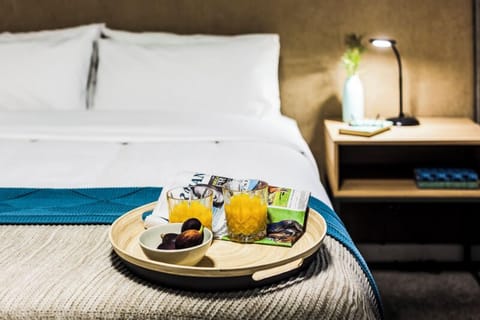 Deluxe Family Room | Iron/ironing board, free WiFi, bed sheets, wheelchair access