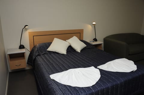 Deluxe Room (Q/Sofa), Non Smoking (Standard Deluxe Room) | Iron/ironing board, WiFi (free), bed sheets