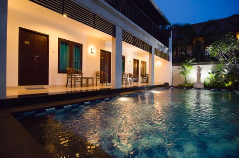 Basic Room, 2 Twin Beds | Outdoor pool