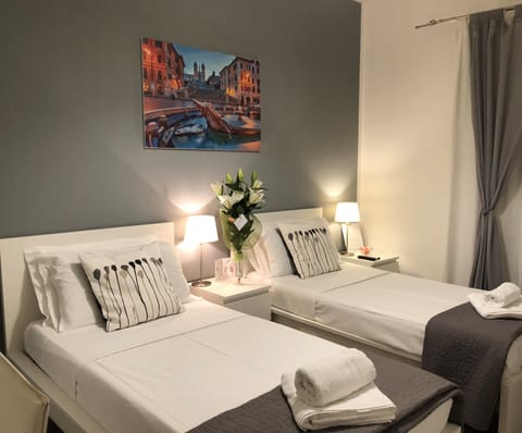 Double or Twin Room, Private Bathroom | Egyptian cotton sheets, premium bedding, free minibar, in-room safe