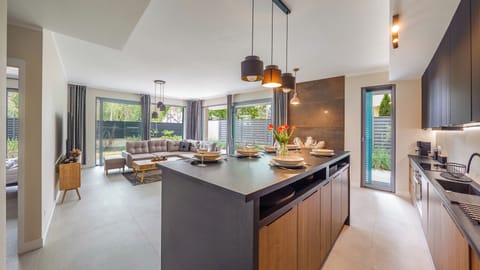 Apartment (1) | Living area | Flat-screen TV