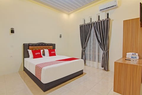 Deluxe Double Room | Laptop workspace, free WiFi, bed sheets