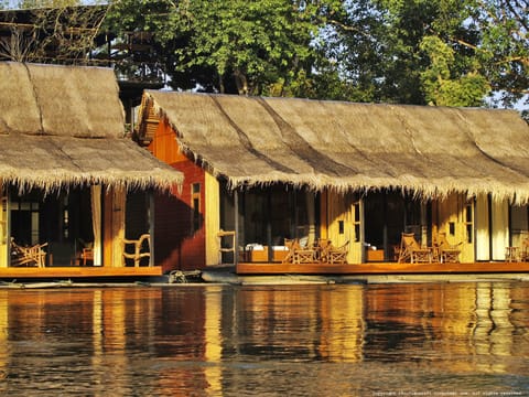 River Kwai Suite ( Raft ) | Minibar, in-room safe, blackout drapes, rollaway beds