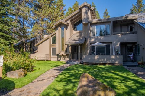 35 Tennis Village EXT-01