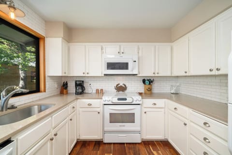 Large open kitchen with breakfast bar area