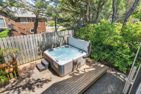 Private Hot tub off the back deck