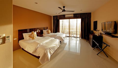 Classic Twin Room | Premium bedding, in-room safe, individually decorated, desk