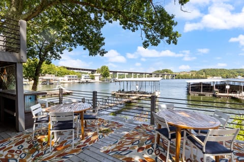 Al Fresco Dining and Relaxation