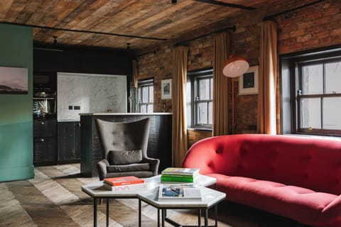 Luxury Penthouse | Egyptian cotton sheets, premium bedding, pillowtop beds, minibar