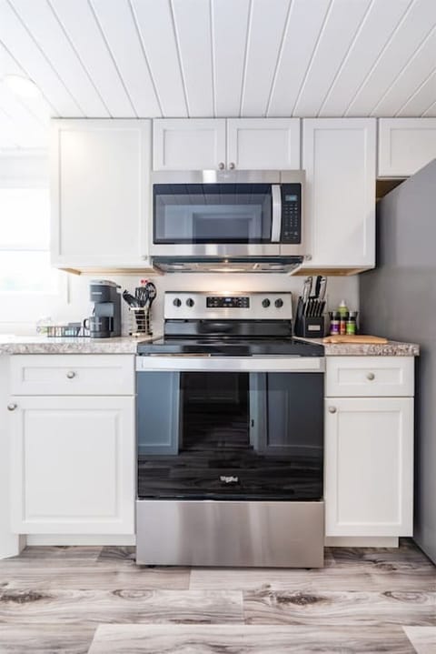 Well equipped kitchen with everything you need for the perfect vacation meal