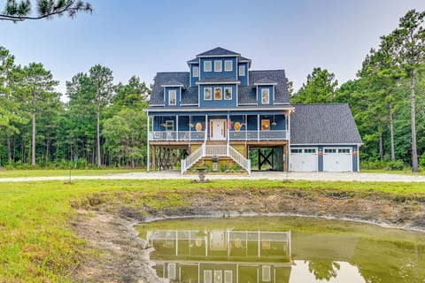 Georgetown Vacation Rental | 3BR | 2.5BA | 5,400 Sq Ft | Stairs Required