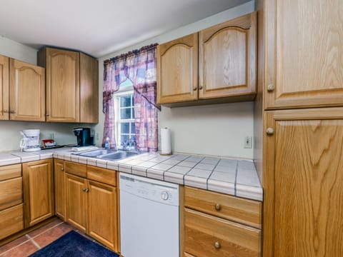 House (3 Bedrooms) | Property amenity