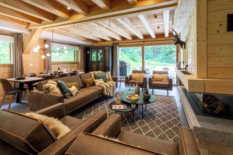 Spacious living dining room