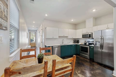 Kitchen/Dining Area