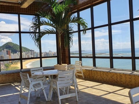 Apartment | Outdoor dining
