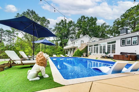 Durham Vacation Rental | 4BR | 3BA | 4,600 Sq Ft | Stairs Required