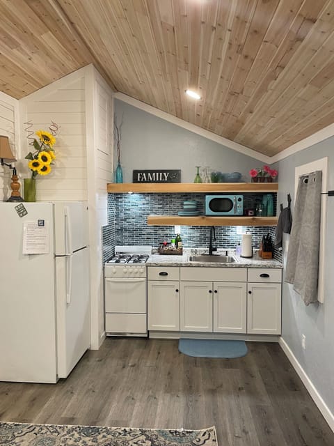 Kitchen with all amenities 