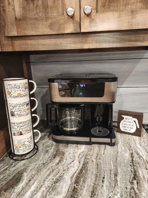 Coffee maker kcup or grounds