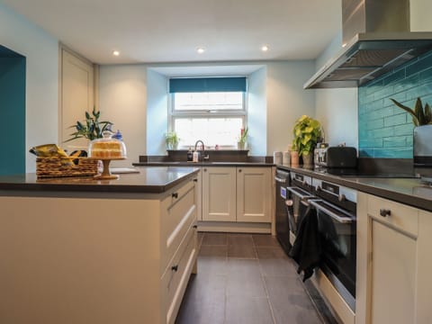 Fridge, dishwasher, electric kettle, toaster