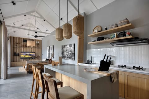 Luxury Villa | Private kitchen | Fridge, microwave, stovetop, coffee/tea maker