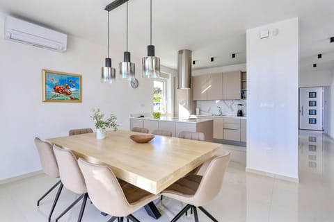 Villa, 5 Bedrooms, Accessible, Private Pool | In-room dining