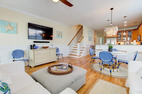 Beach Rose-Main Living Area