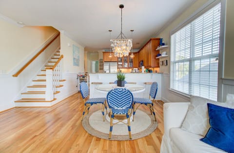 Beach Rose-Main Living Area