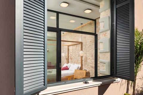 Deluxe Room | Premium bedding, free minibar, in-room safe, desk