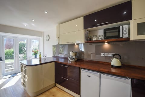 Fridge, dishwasher, electric kettle, toaster