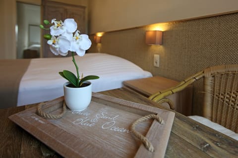 Family Suite, 2 Bedrooms | In-room safe, cribs/infant beds, free WiFi, bed sheets