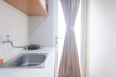 Apartment | Private kitchen | Full-size fridge, stovetop
