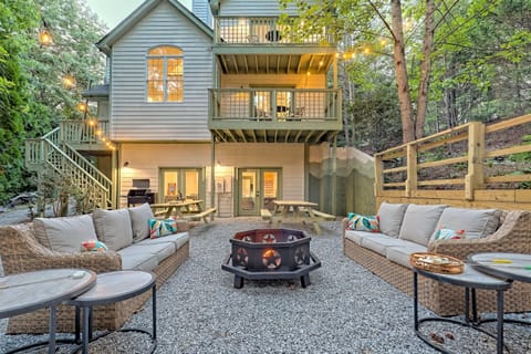 Fire pit with seating for the whole group — perfect for long evenings and s’mores.
