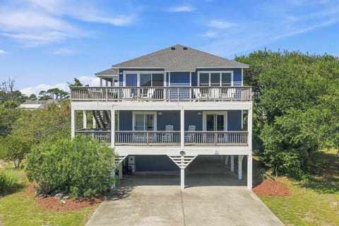 Front Exterior of Sailors Rest