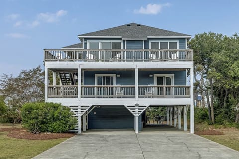 Front Exterior of Sailors Rest