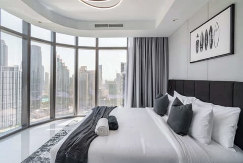 Luxury Dubai in Business Bay featuring a modern, cozy design that blends comfort with contemporary style. Just moments from DIFC and Burj Khalifa, it’s a sleek retreat in the heart of the city.