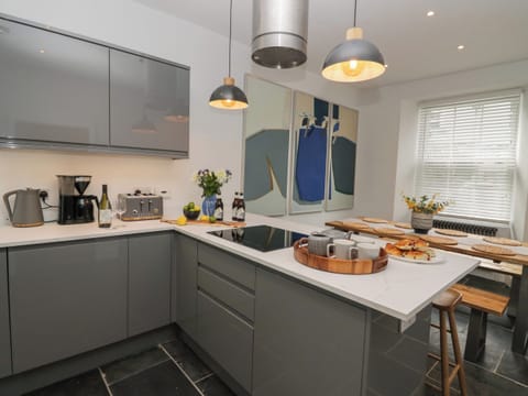 Fridge, dishwasher, electric kettle, toaster