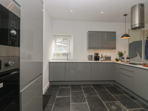 Fridge, dishwasher, electric kettle, toaster