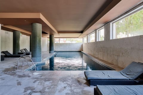 Indoor pool with sun loungers perfect to relax
#pool #insidepool #algarve #pt