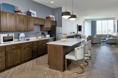 Presidential Suite, 2 Bedrooms, City View | Living room | 55-inch Smart TV with digital channels, Netflix, Hulu